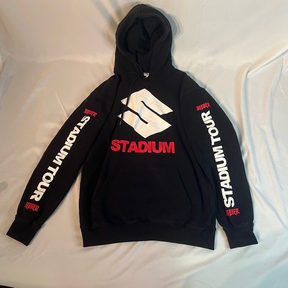 Justin Bieber Tops - Justin Bieber stadium tour 2017 pullover black hoodie sweatshirt size small